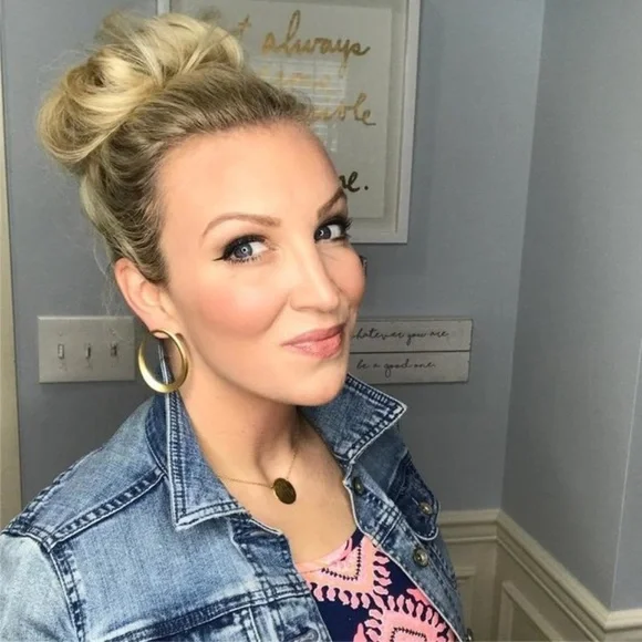 Stella & Dot | Modern Forward Facing Gold Georgia Hoops - Picture 10 of 10